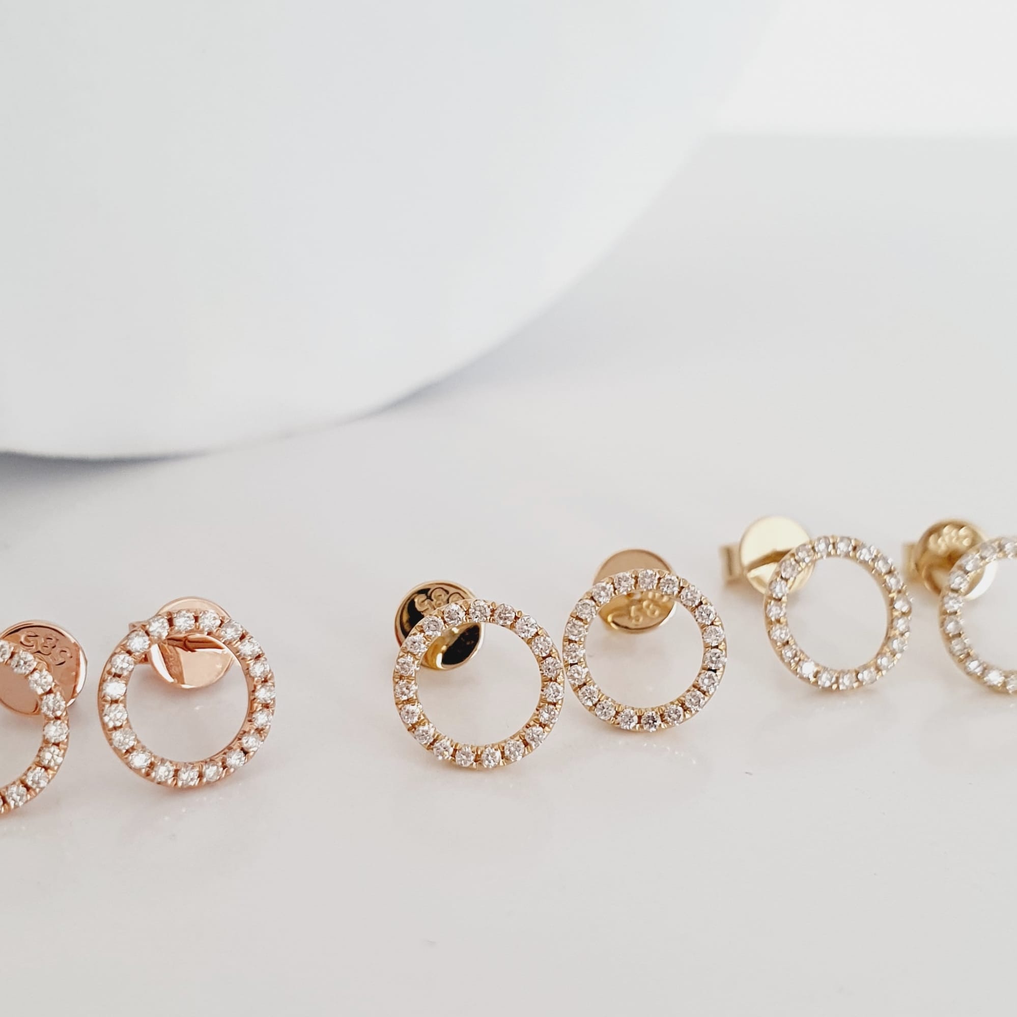 Náušnice Circle 14kt zlato prírodné diamanty 0,16ct – Obrázok 2