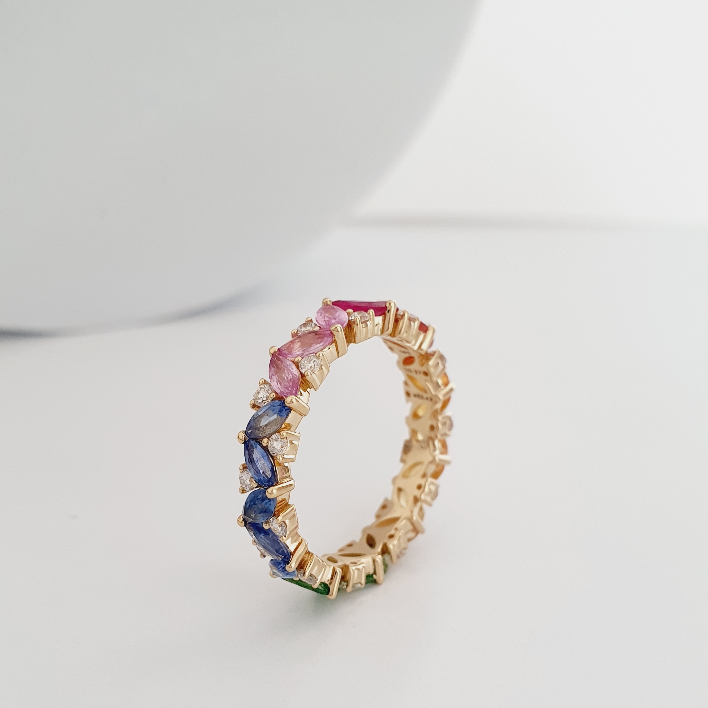 Prsteň Infinity Sapphire 14 kt zlato prírodné zafíry 2, 43 ct a diamanty 0,37 ct – Obrázok 3